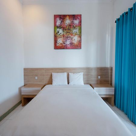 Gili White Bamboo Resort กีลีตราวางัน ภายนอก รูปภาพ