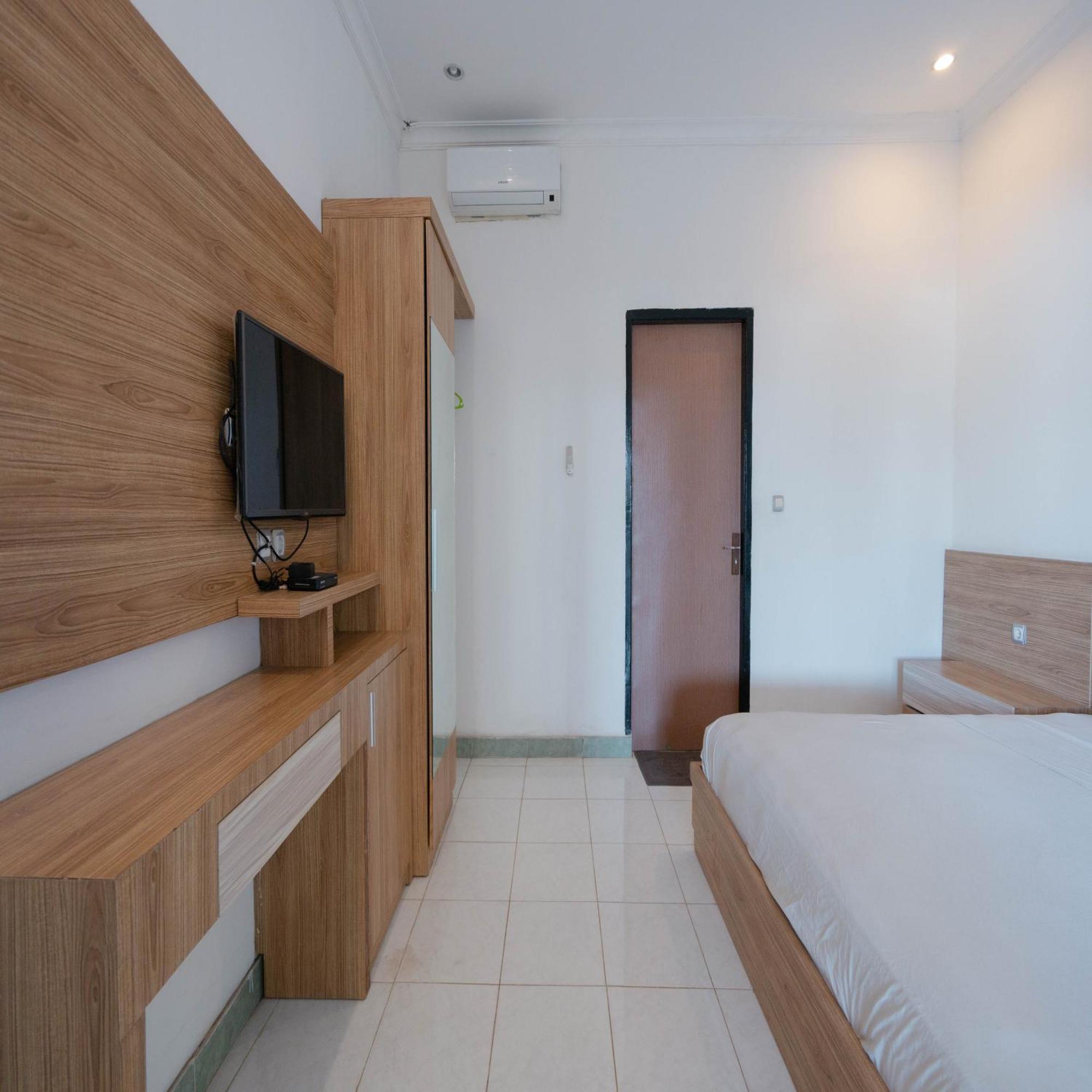 Gili White Bamboo Resort กีลีตราวางัน ภายนอก รูปภาพ