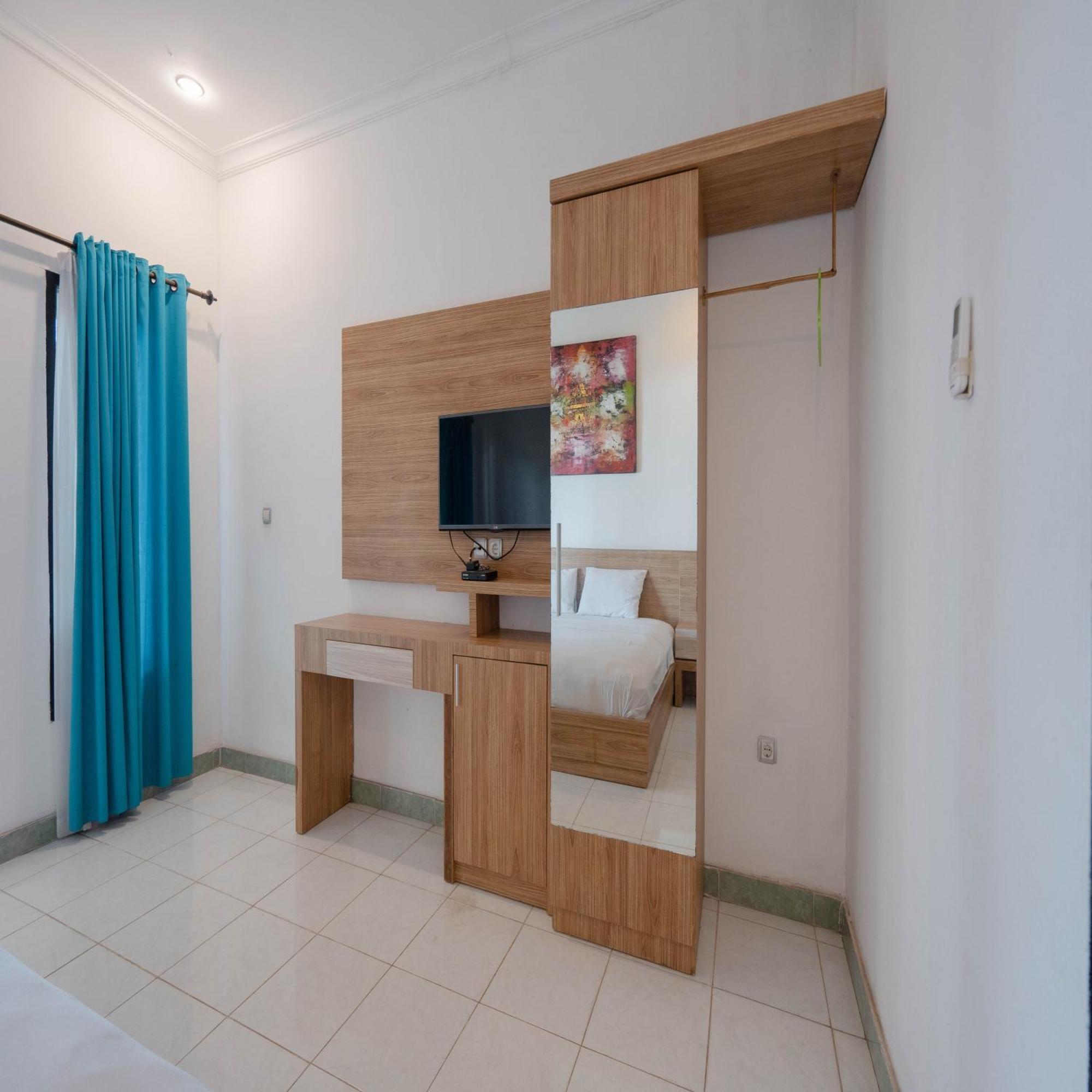 Gili White Bamboo Resort กีลีตราวางัน ภายนอก รูปภาพ