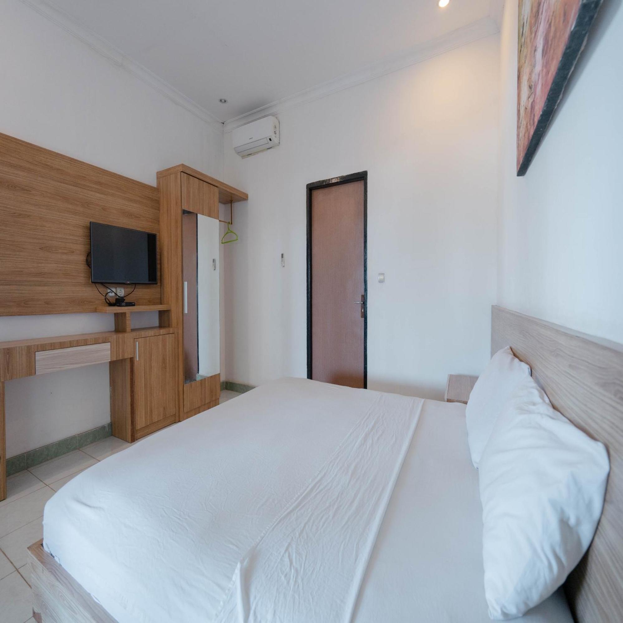 Gili White Bamboo Resort กีลีตราวางัน ภายนอก รูปภาพ
