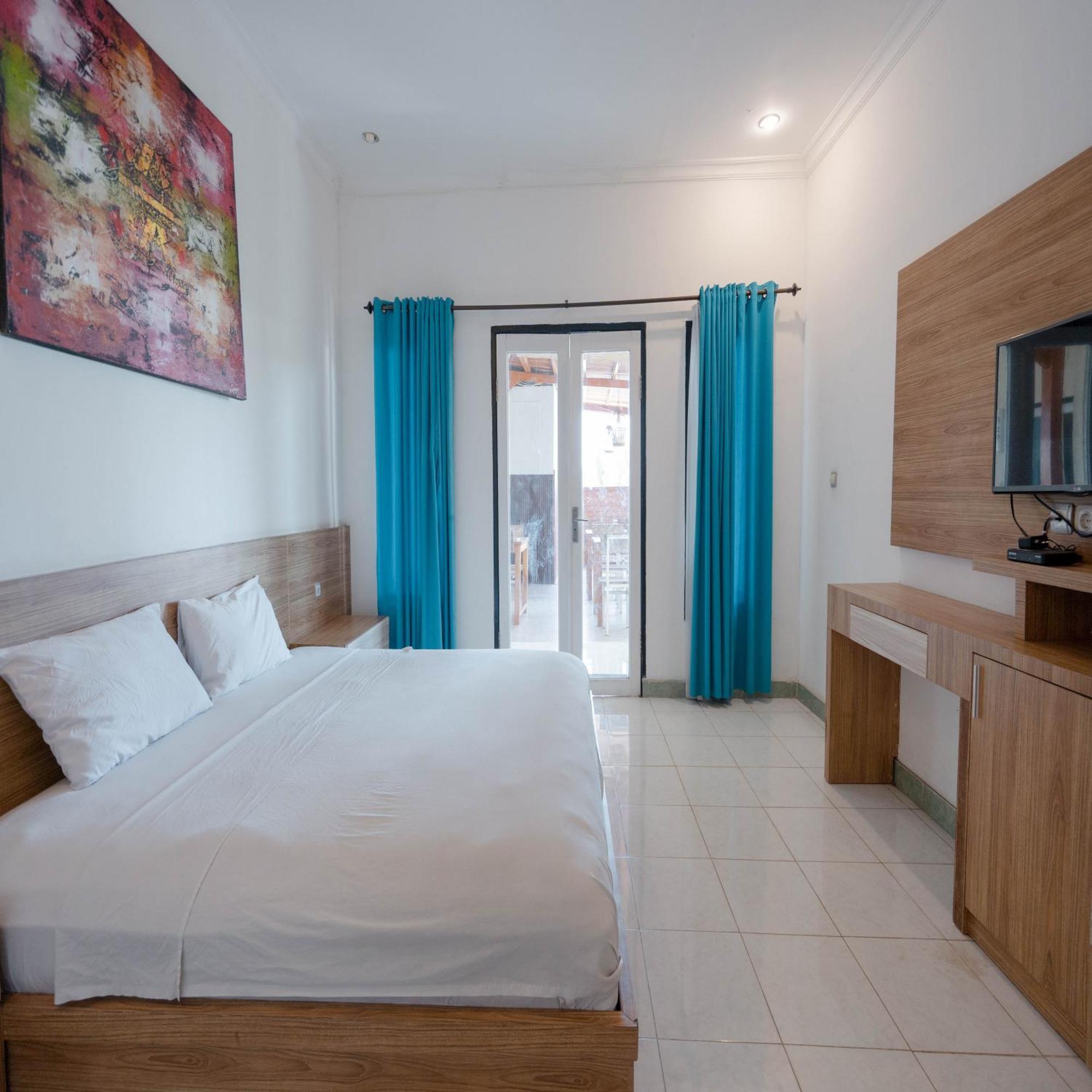 Gili White Bamboo Resort กีลีตราวางัน ภายนอก รูปภาพ